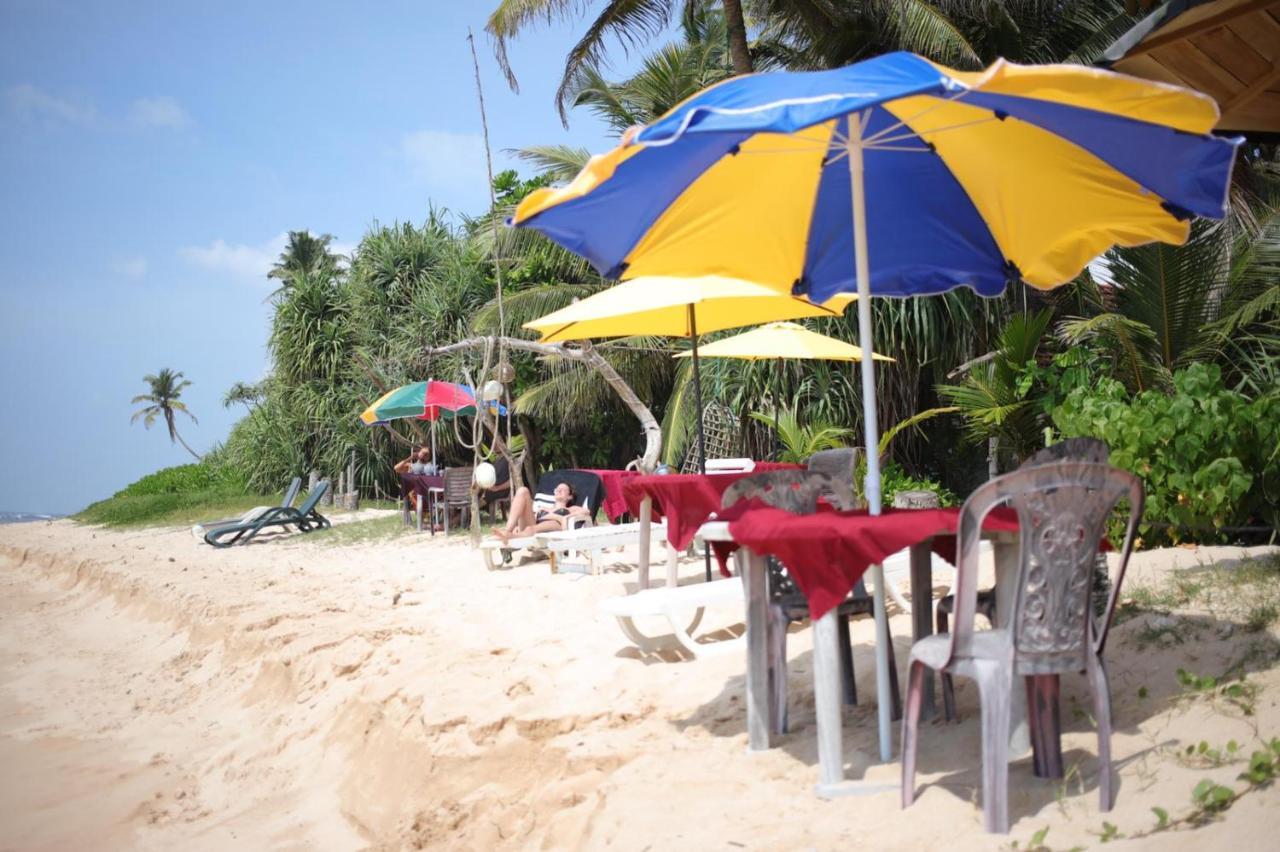 Blue Corals Beach Bungalow Matara Eksteriør billede